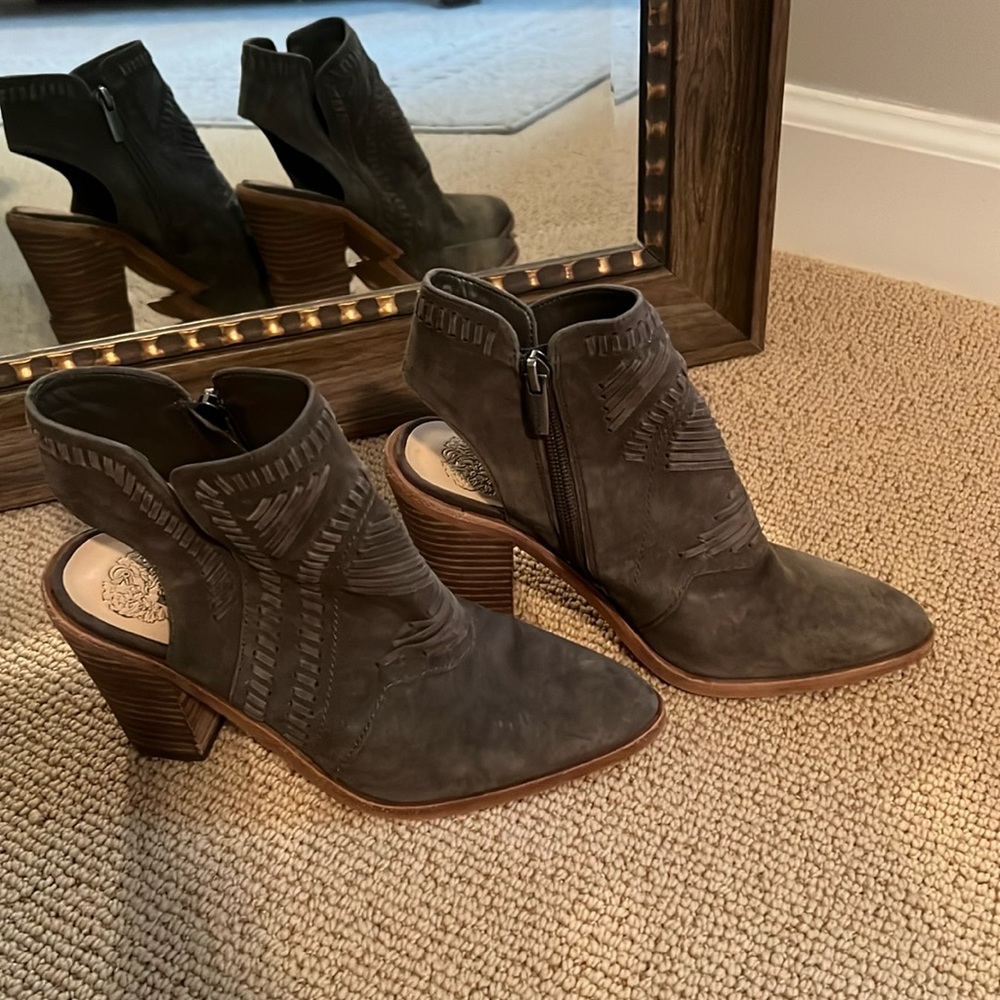 Vince Camuto Suede Booties Size 6